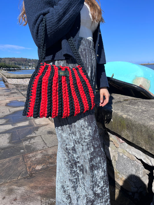 Sac rayé bleu et rouge en crochet - Fait main